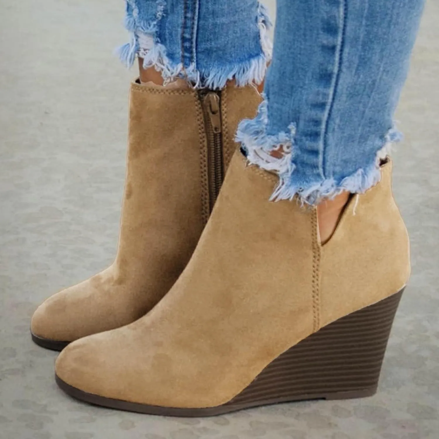Cathalem Womens Ankle Boots Pointed Toe Faux Stacked Chunky Heels Tassels Side Zipper Booties Fall Boots for Women 2024