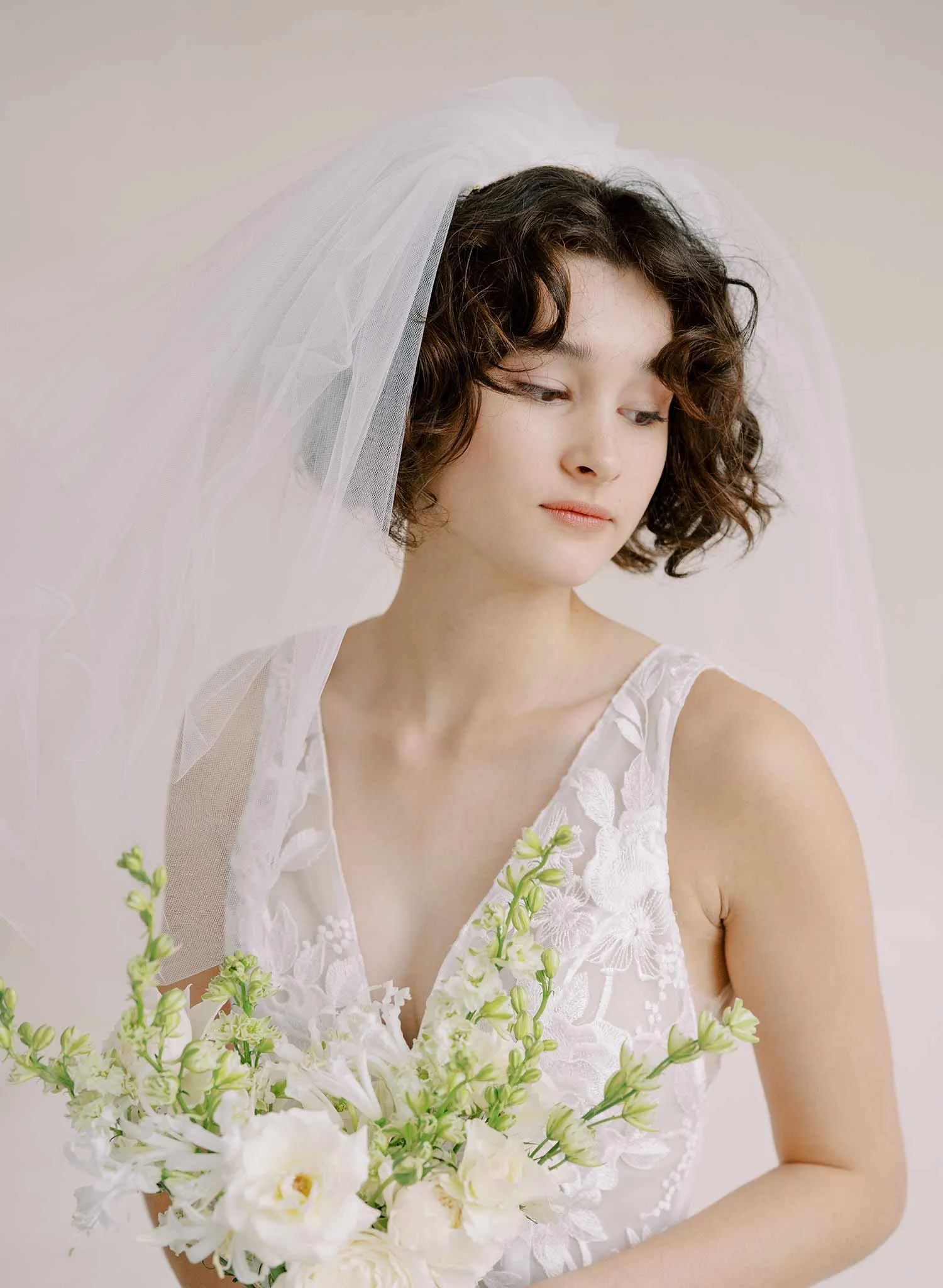 Voluminous short bubble veil - Style #2357