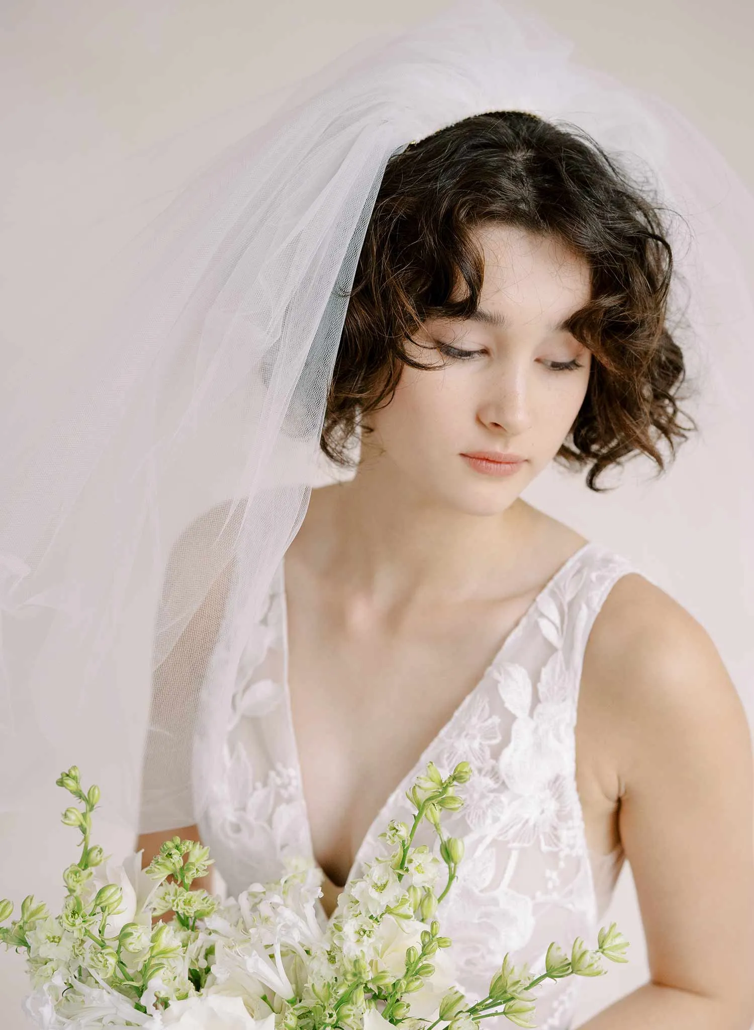 Voluminous short bubble veil - Style #2357
