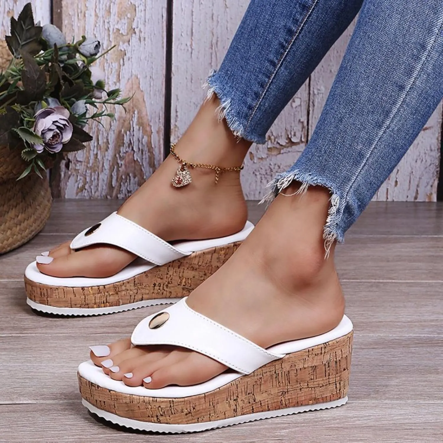 Women's Faux Leather Platform Clip Toe Flip Flops with Arch Support Summer Casual Non Slip Orthopedic Wedges Walking Sandals Beach Flip