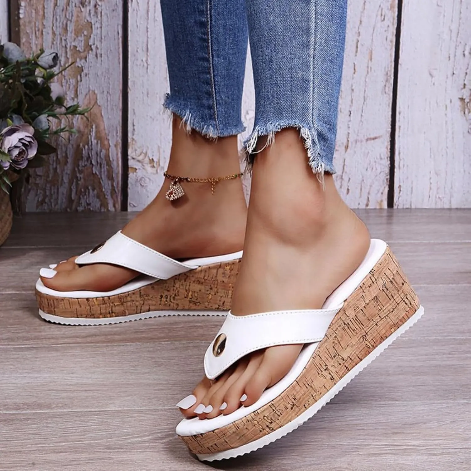Women's Faux Leather Platform Clip Toe Flip Flops with Arch Support Summer Casual Non Slip Orthopedic Wedges Walking Sandals Beach Flip